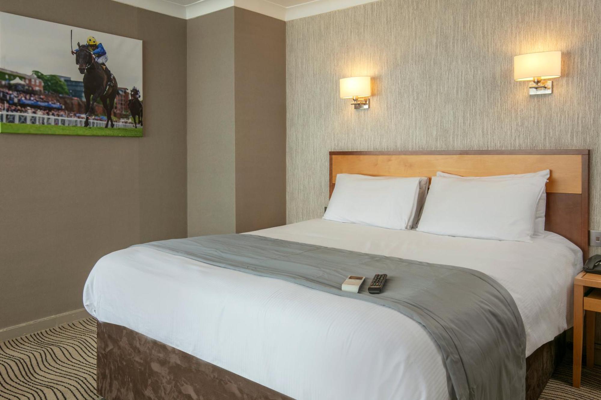 Best Western Heath Court Hotel Newmarket  Εξωτερικό φωτογραφία